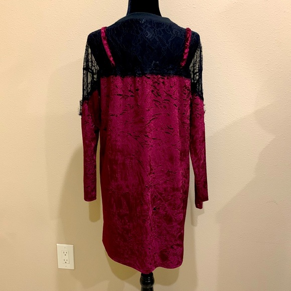 👗 🍷 Wine Velvet Dress 🍷 👗 - Picture 3 of 6